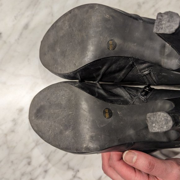 Black Women Leather Arnold Churgin Ankle Boot - Picture 4 of 8